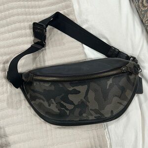 NWOT  Coach F76845 Warren Belt Bag Fanny Pack